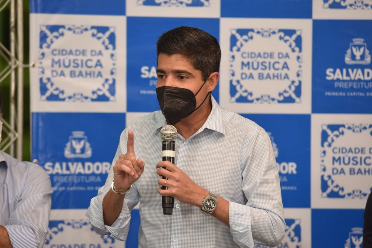 Vídeo: Em ato de filiação do prefeito de Petrolina ao DEM, comentário de ACM Neto irrita juazeirenses