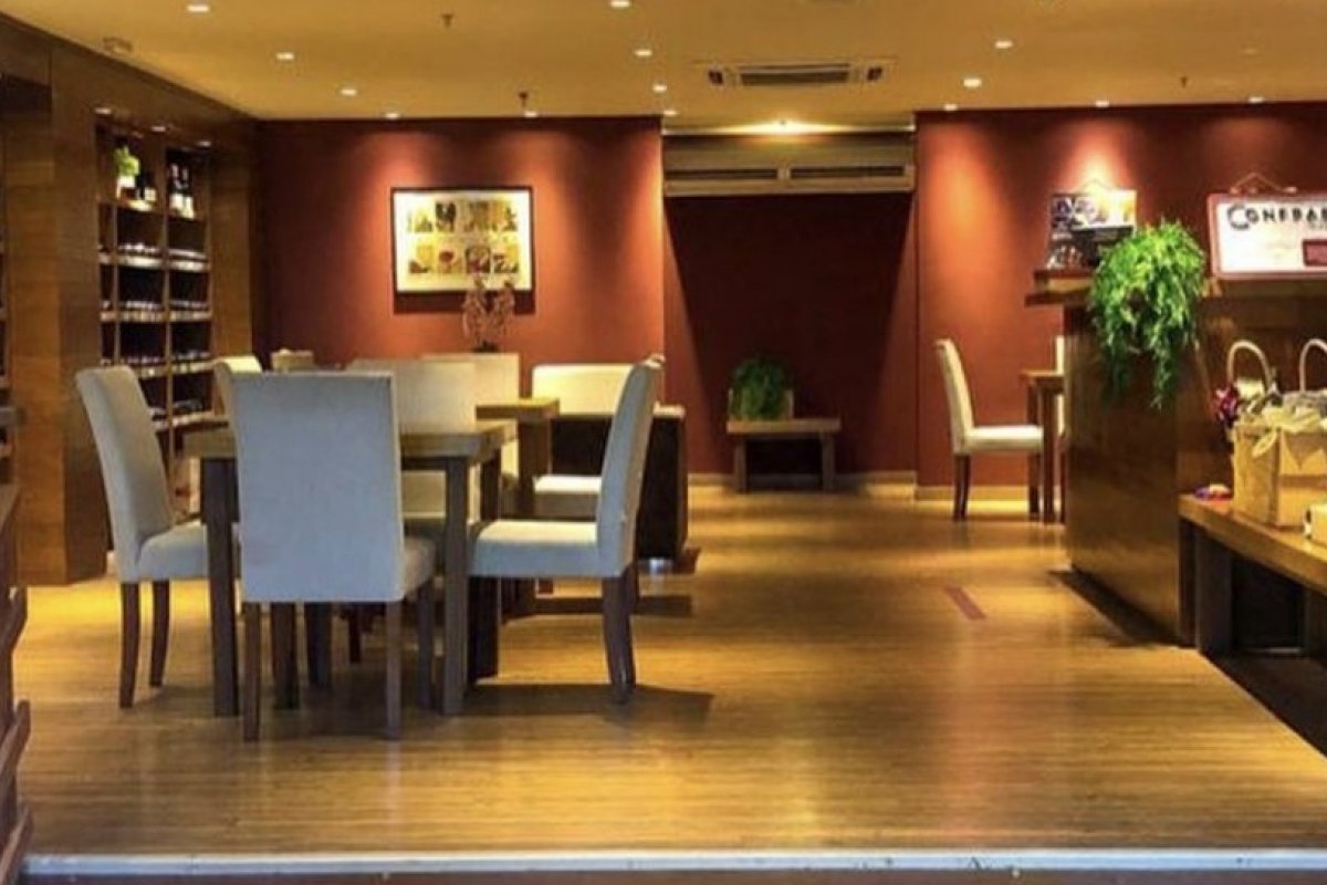 Grand Cru receberá exposição Emar Batalha com degustação de vinhos selecionados e queijos