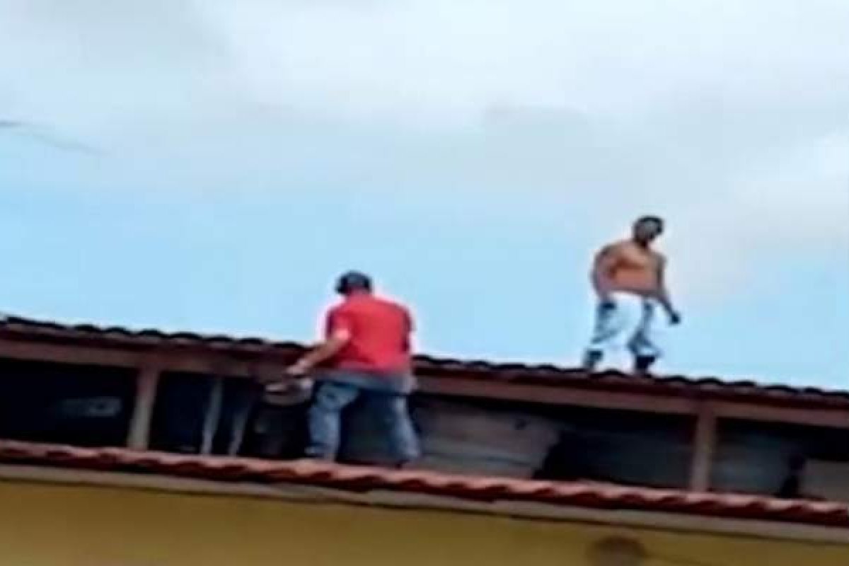 Policial persegue suposto amante da esposa em telhado de prédio no bairro de Mussurunga