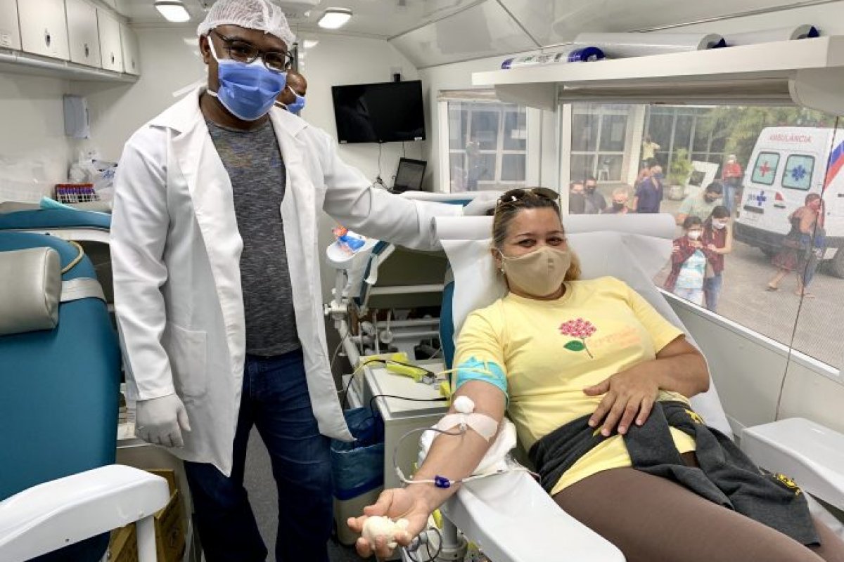 Hemoba realiza coleta externa na Avenida ACM após registrar estoque crítica de sangue