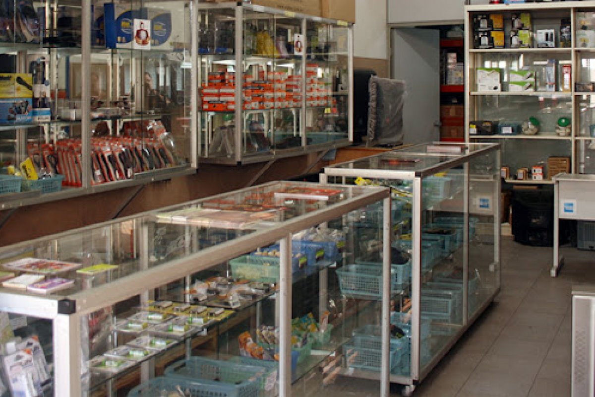 Homem é preso tentando roubar mais de 40 celulares em loja de eletrônicos de shopping, em Salvador