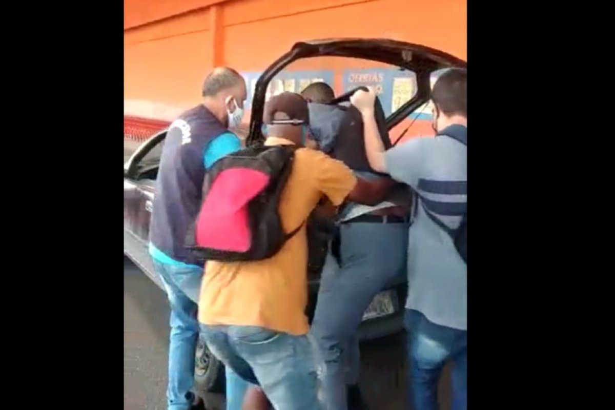 Segurança é baleado durante tentativa de assalto a supermercado em Salvador