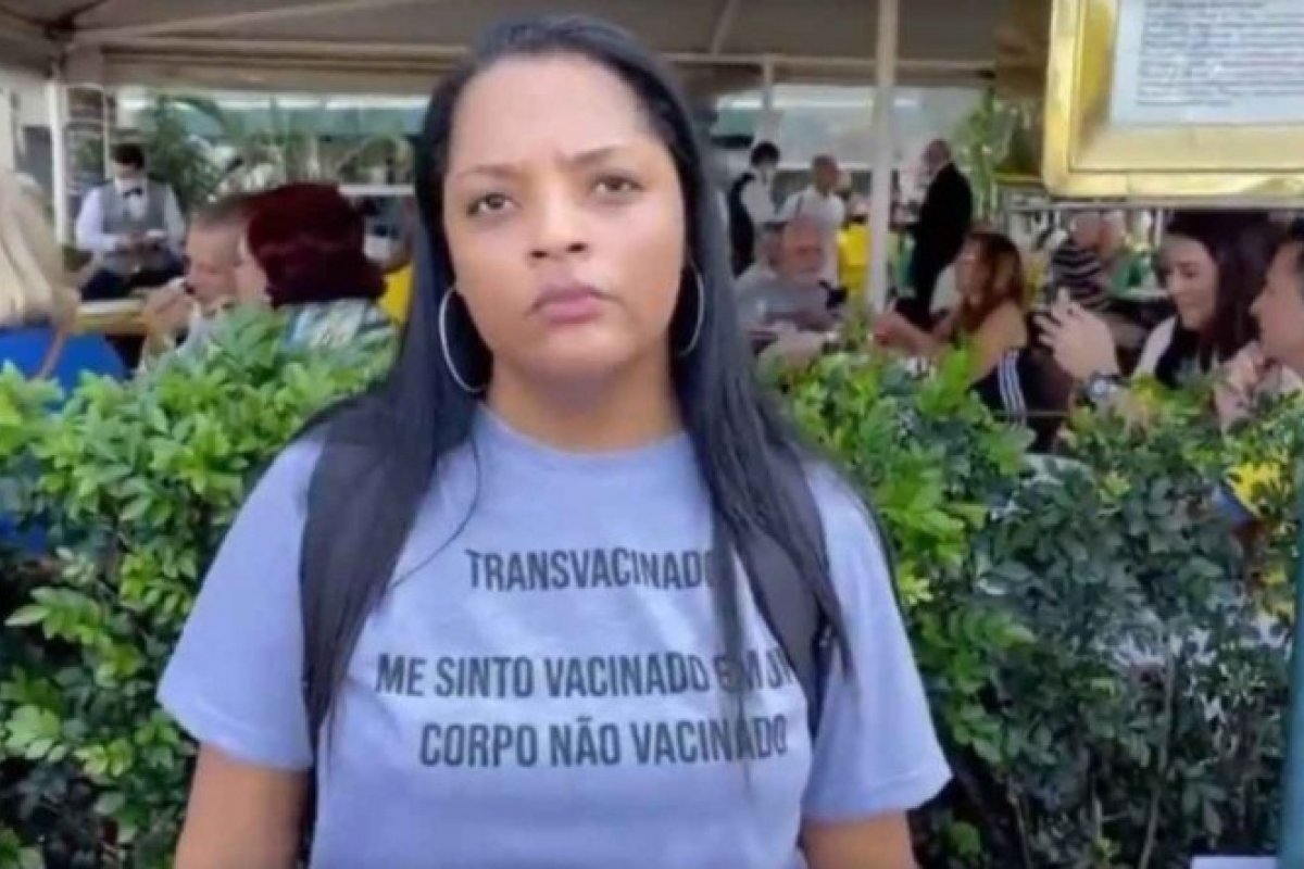 Vídeo: 'Transvacinados' pedem direito de se sentirem vacinados, mas sem receber o imunizante