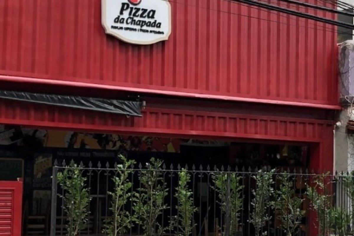Fogo toma conta de pizzaria no bairro da Graça