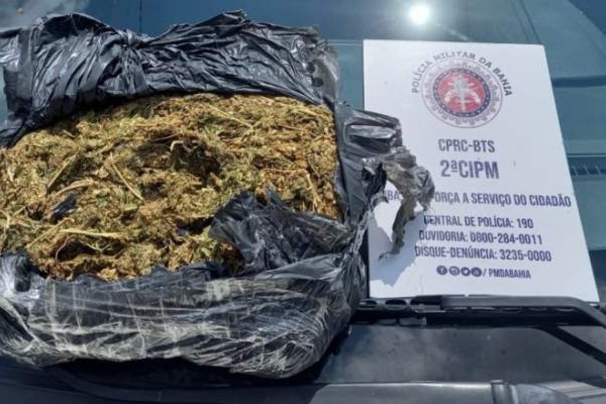 Polícia prende homem com 2kg de maconha durante blitz em Nazaré