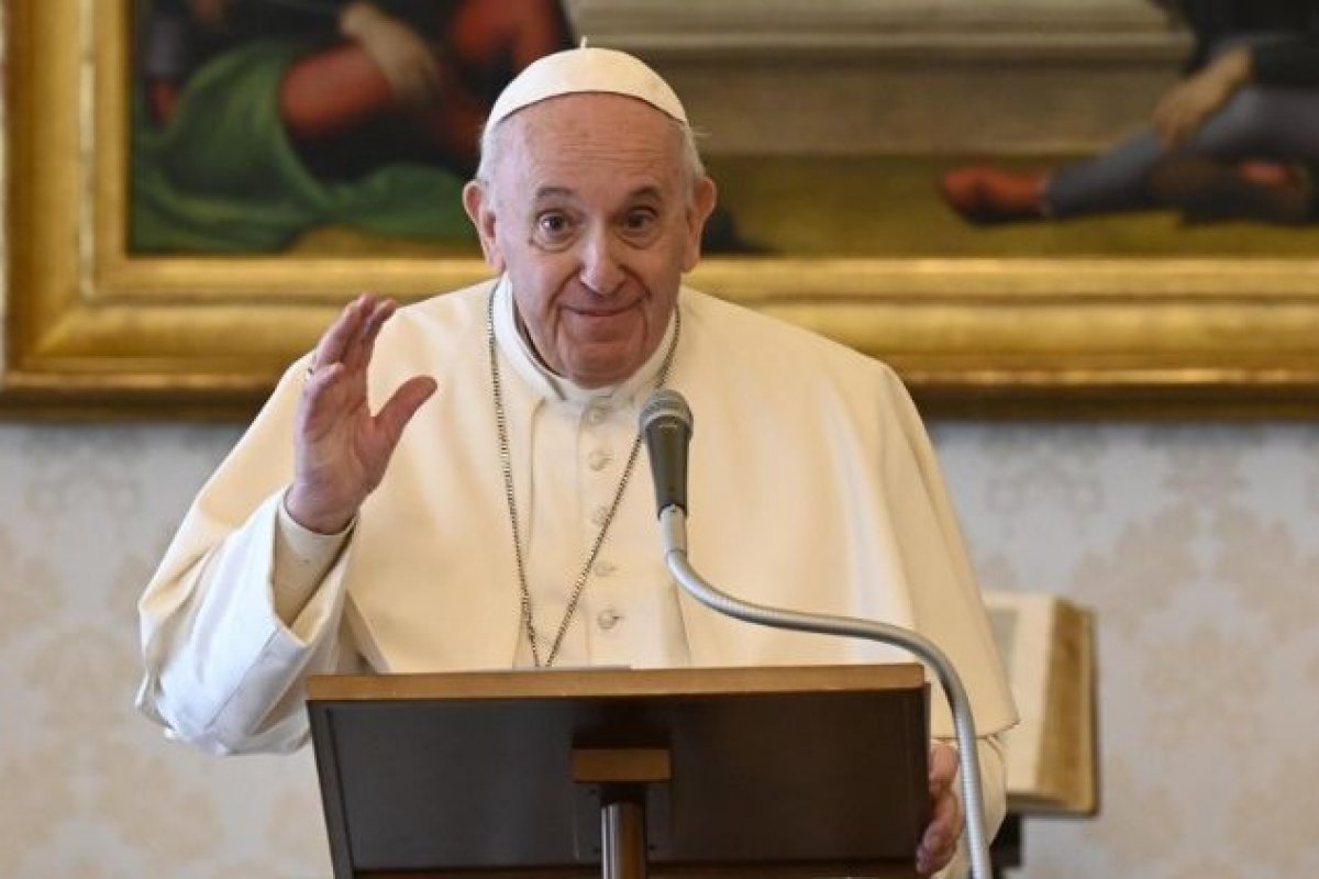 Funcionários sem certificado sanitário contra Covid-19 ficarão sem receber salários, alerta Vaticano