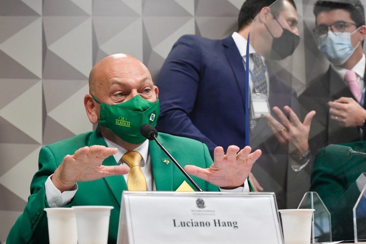 'Não quis afrontar senadores', diz Hang sobre vídeo ostentando algemas