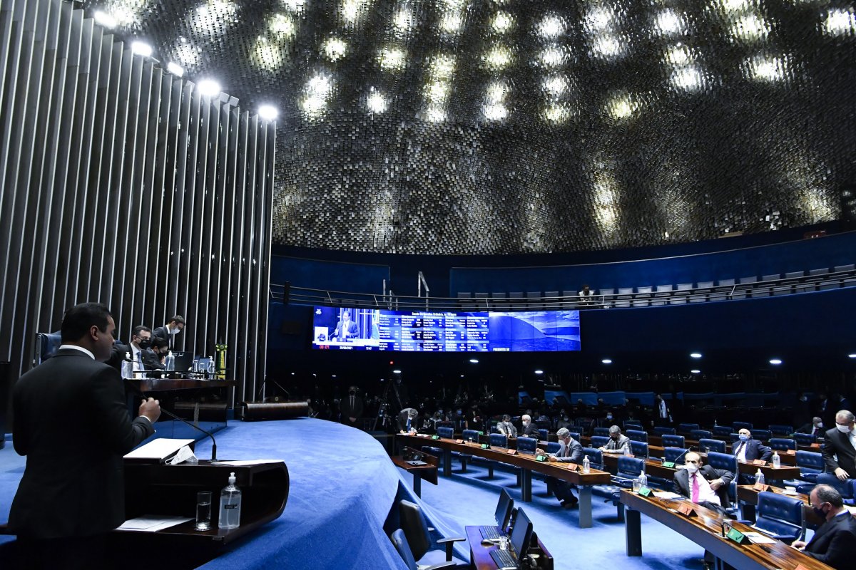 Senado aprova texto-base que altera a punição de servidores na lei de improbidade administrativa