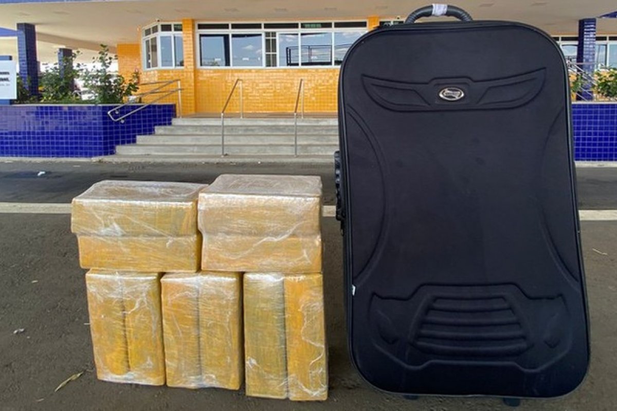 Três mulheres são presas em menos de 3h com drogas escondidas em ônibus, em Vitória da Conquista