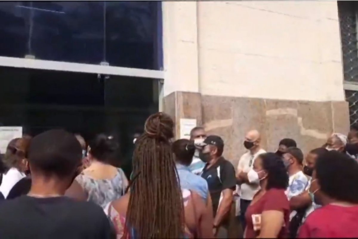 Posto do INSS do Comércio suspende atendimento e gera aglomeração nesta quinta (30)