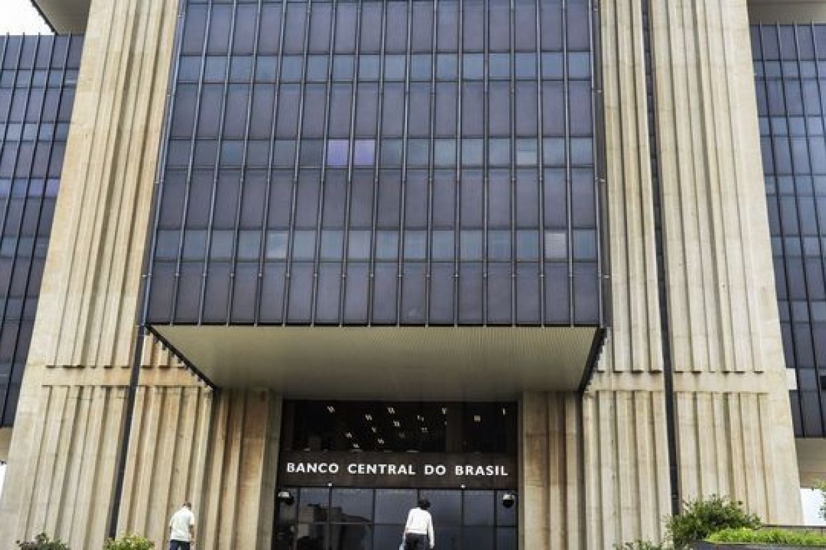 Banco Central presume alta de 2,1% no PIB de 2022 e de 4,7% neste ano