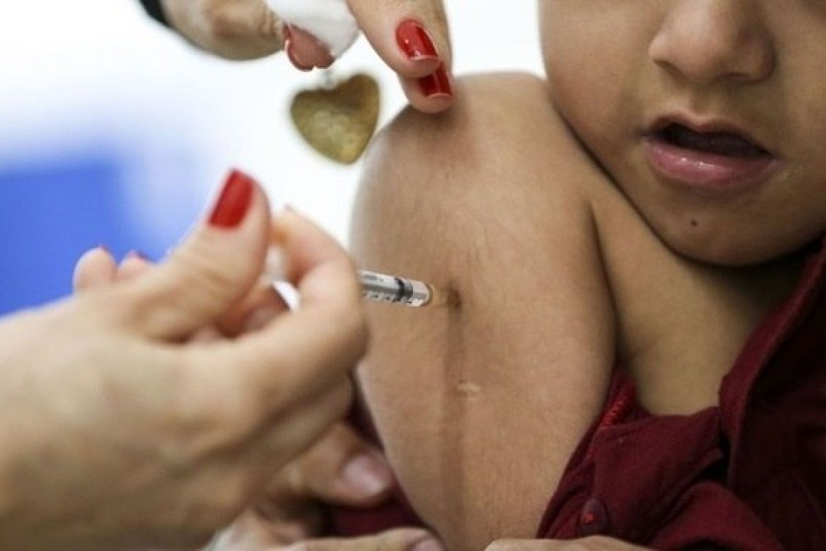 Começa hoje (1°) a campanha nacional de multivacinação no Brasil