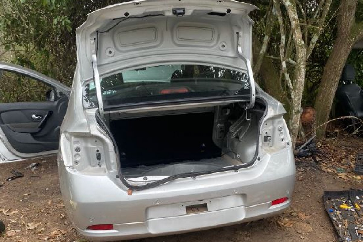 67ª CIPM localiza desmanche de veículos com restrição de furto e roubo, em Feira de Santana