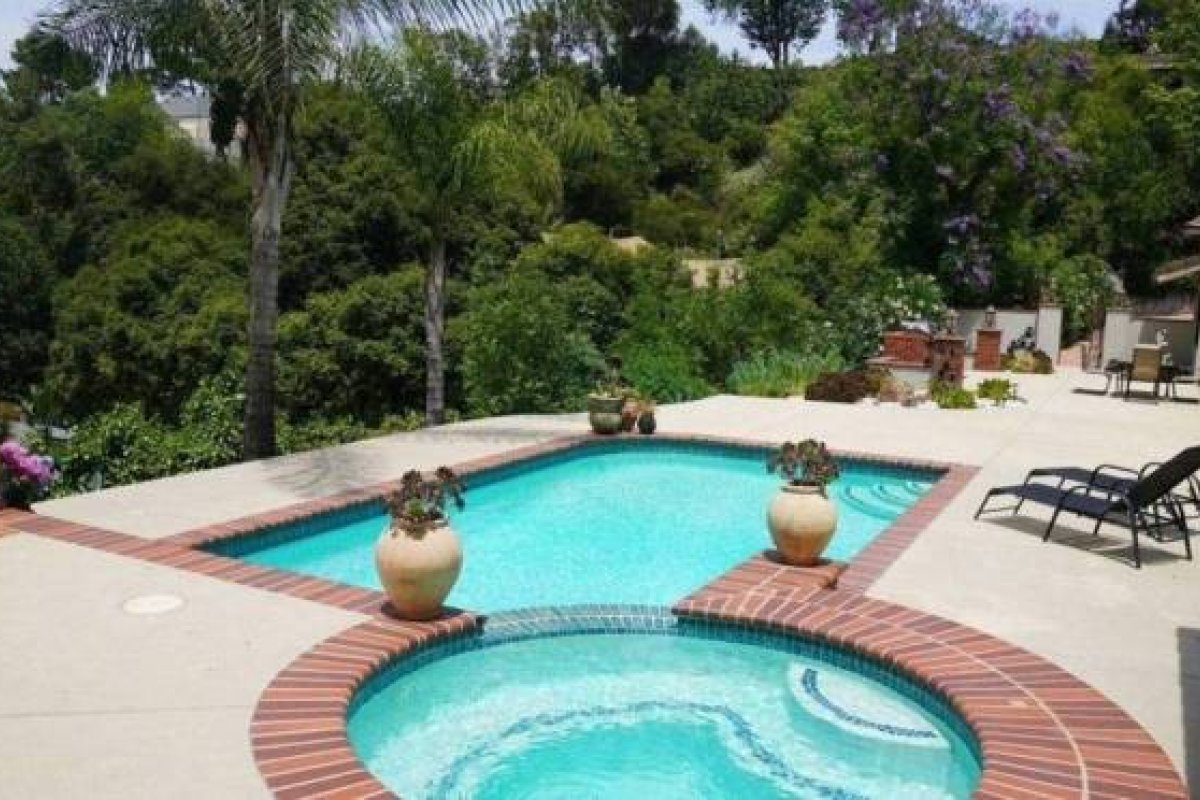 Jovem brasileiro de 22 anos compra mansão de John Lennon por R$ 25 milhões