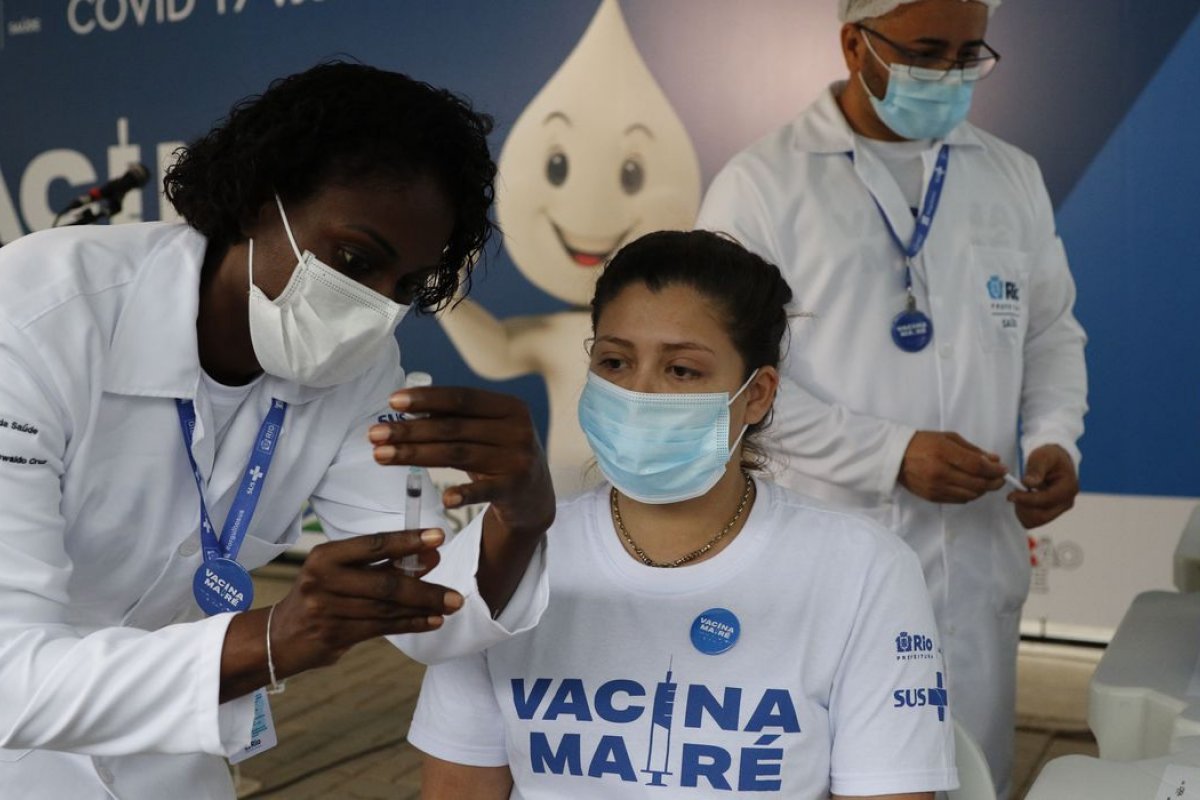 Fiocruz mostra queda de 42,6% em óbitos por Covid-19 no país