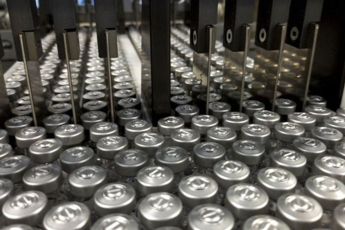 Fiocruz recebe duas remessas de IFA para produzir doses da AstraZeneca