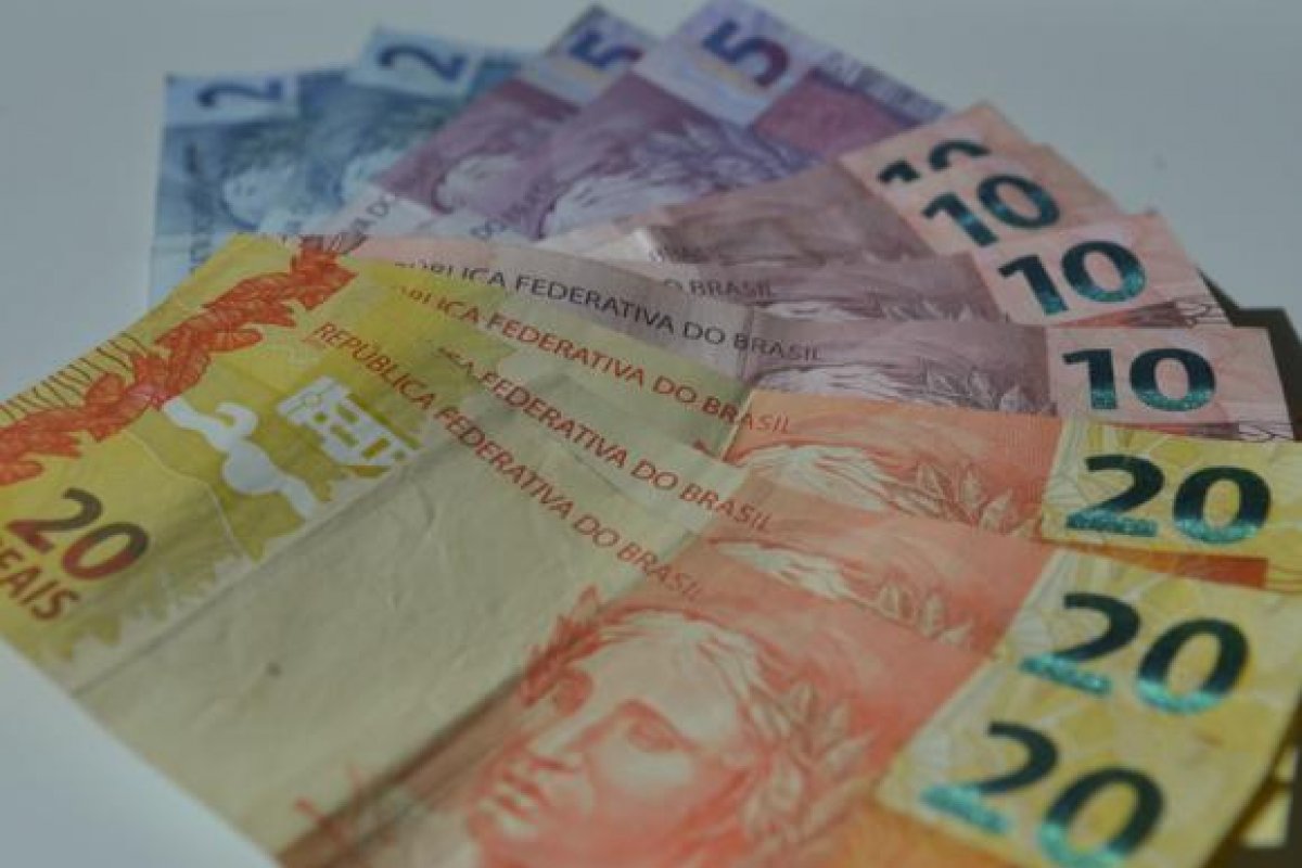 Dívida pública tem alta e ultrapassa marca de R$ 4 trilhões em agosto, diz Tesouro
