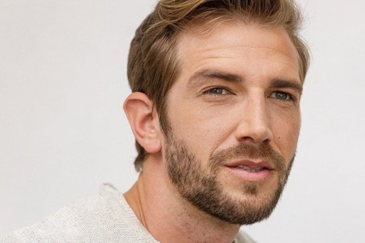 Moda masculina ainda é envolta por muitos tabus, afirma modelo internacional