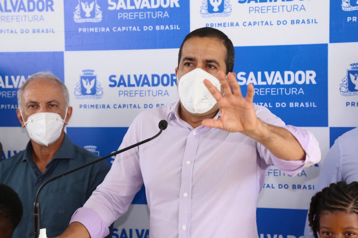 "Não fecho mais uma escola em Salvador", diz Bruno Reis