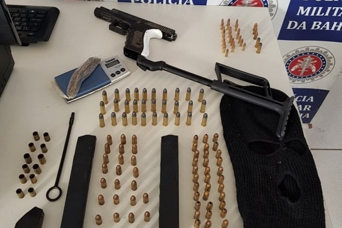 Suspeito de roubo a bancos e homicídios morre em confronto com a polícia em Porto Seguro
