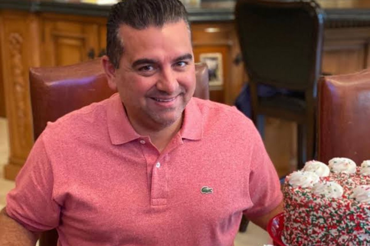 Após ter sofrido um acidente na mão direita, Buddy Valastro, o Cake Boss, fala de evolução