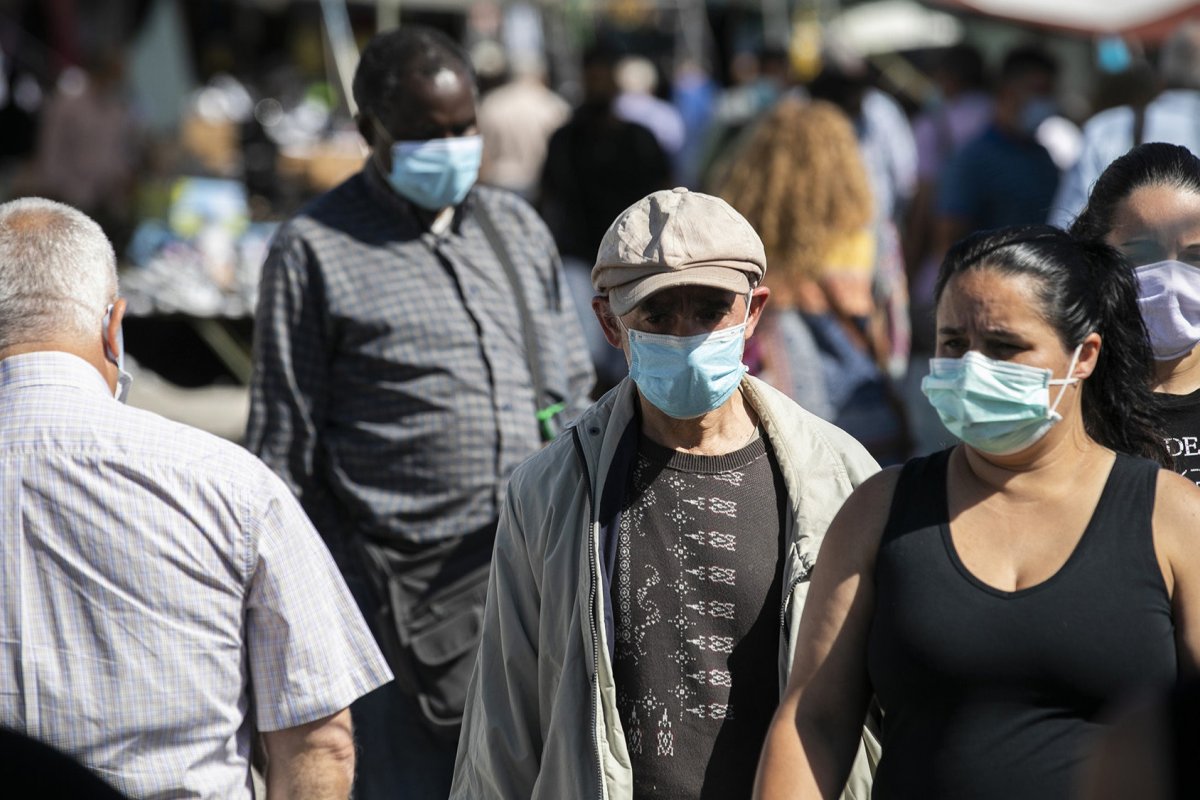 Florianópolis, Rio de Janeiro e São Paulo avaliam suspensão da obrigatoriedade no uso de máscaras
