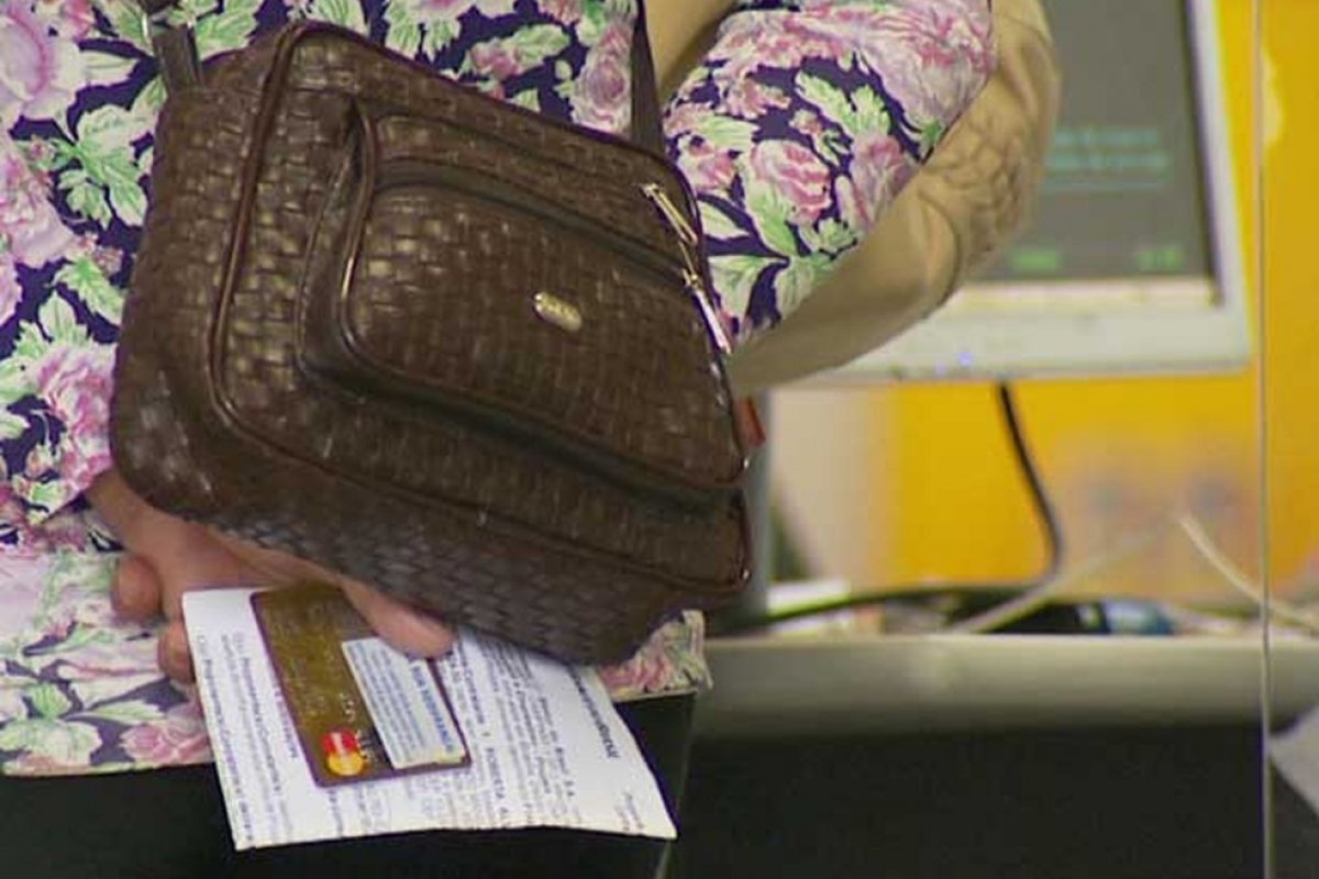 Auxílio Emergencial aumenta número de brasileiros bancarizados