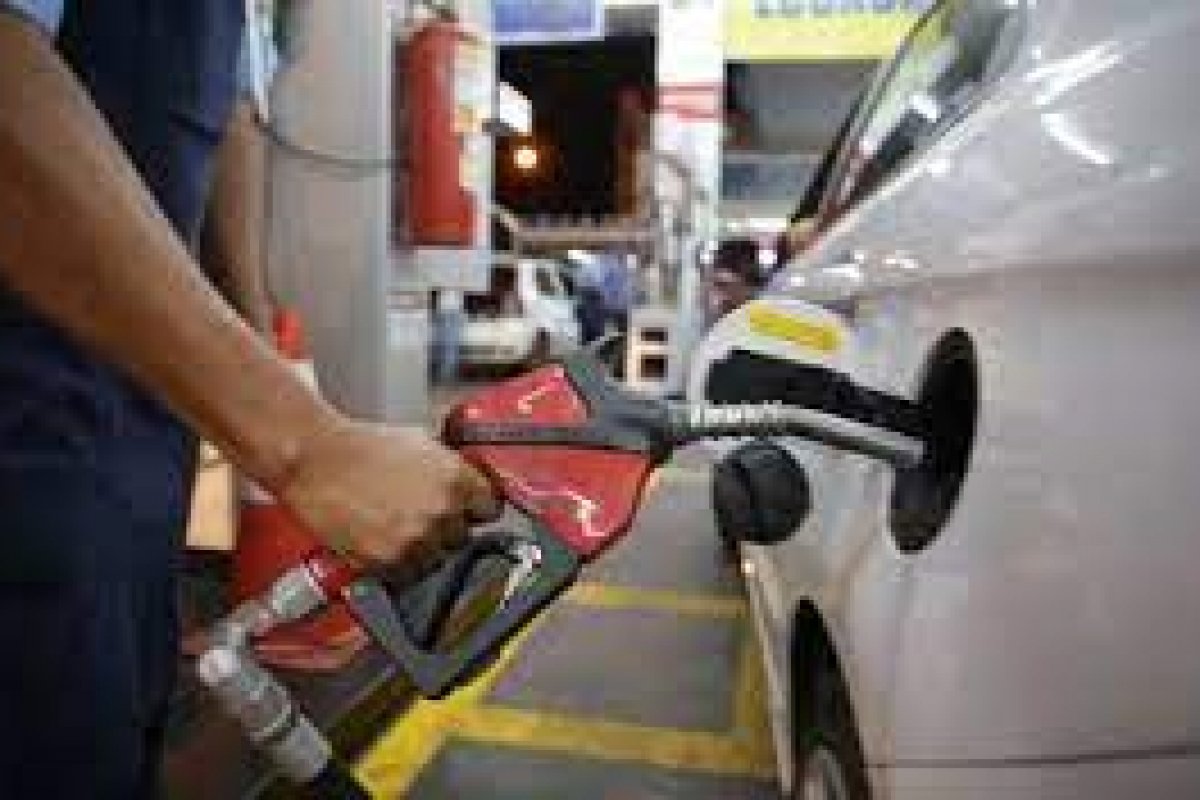 Preço da gasolina se estabiliza nos postos