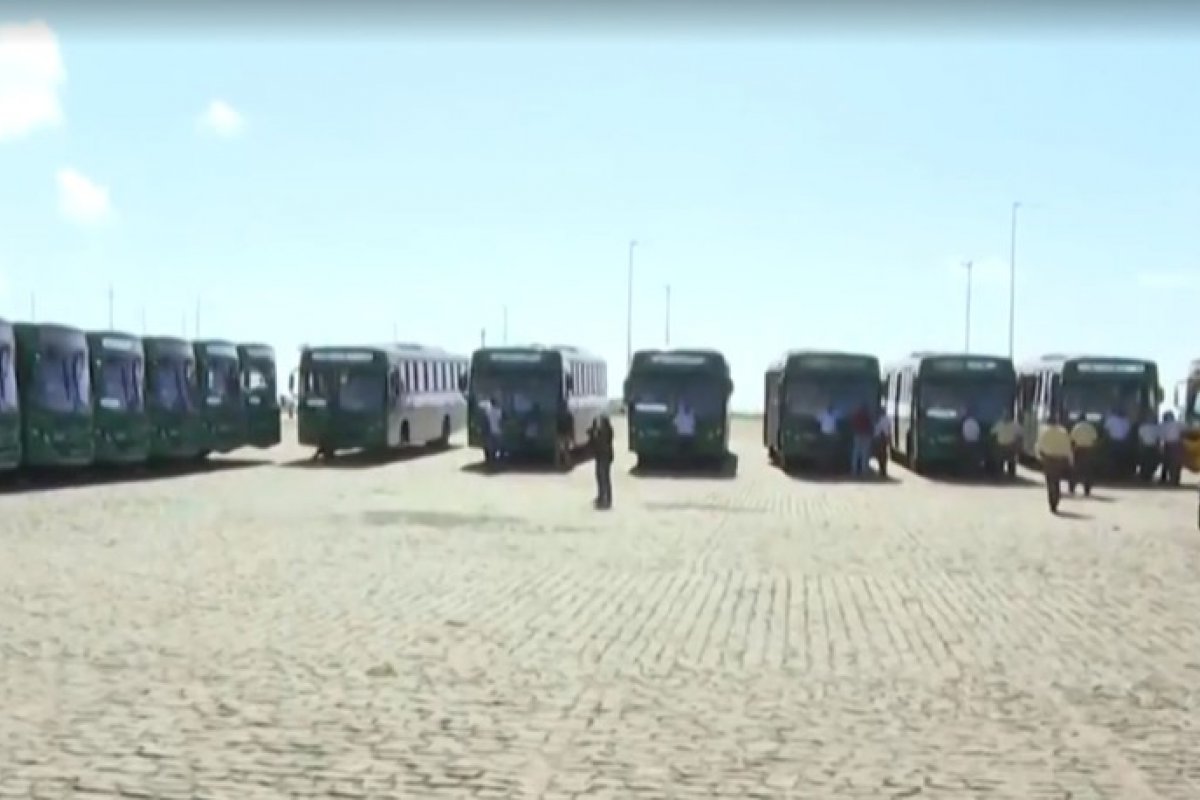 Novos ônibus com ar-condicionado começam a circular em Salvador nesta sexta-feira (7)