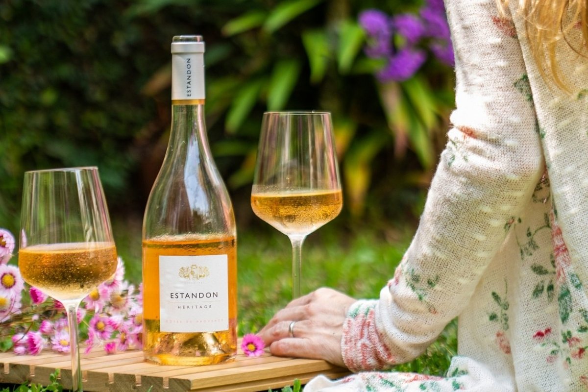 Para celebrar o Outubro Rosa, Grand Cru presenteia clientes com desconto