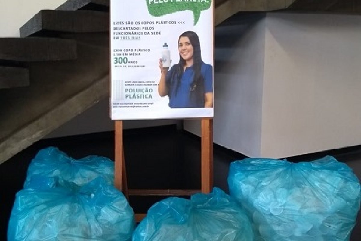 Campanha busca reduzir o consumo de copo plástico no Porto de Salvador