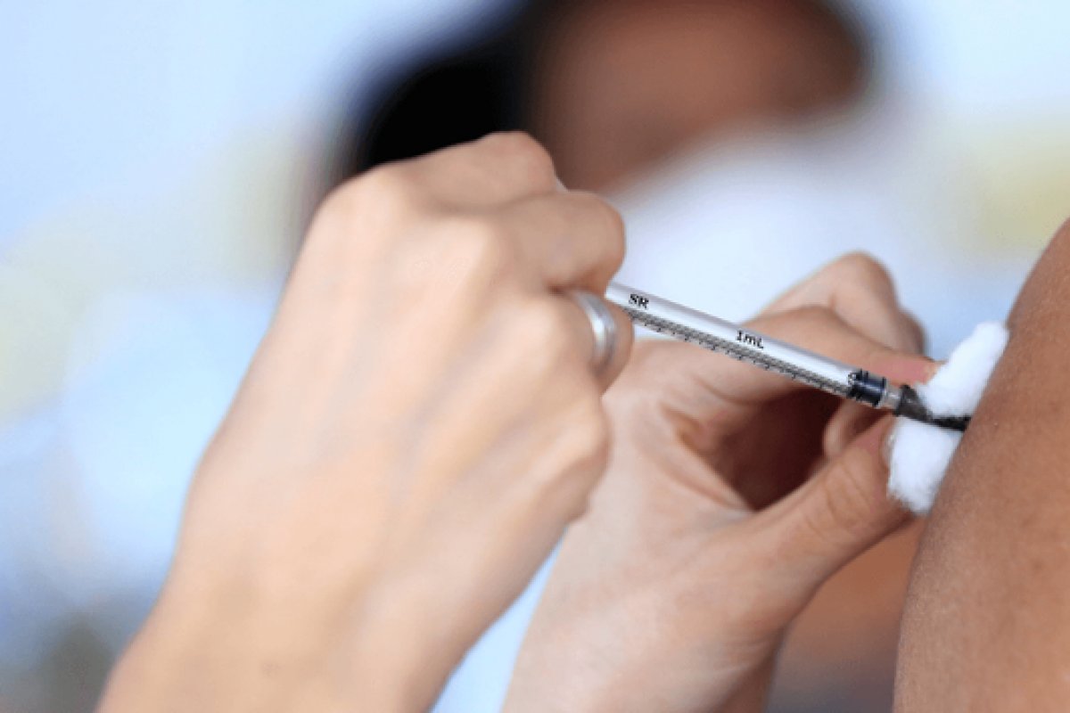 Brasil alcança marca de 60% da população adulta com esquema vacinal competo contra Covid-19