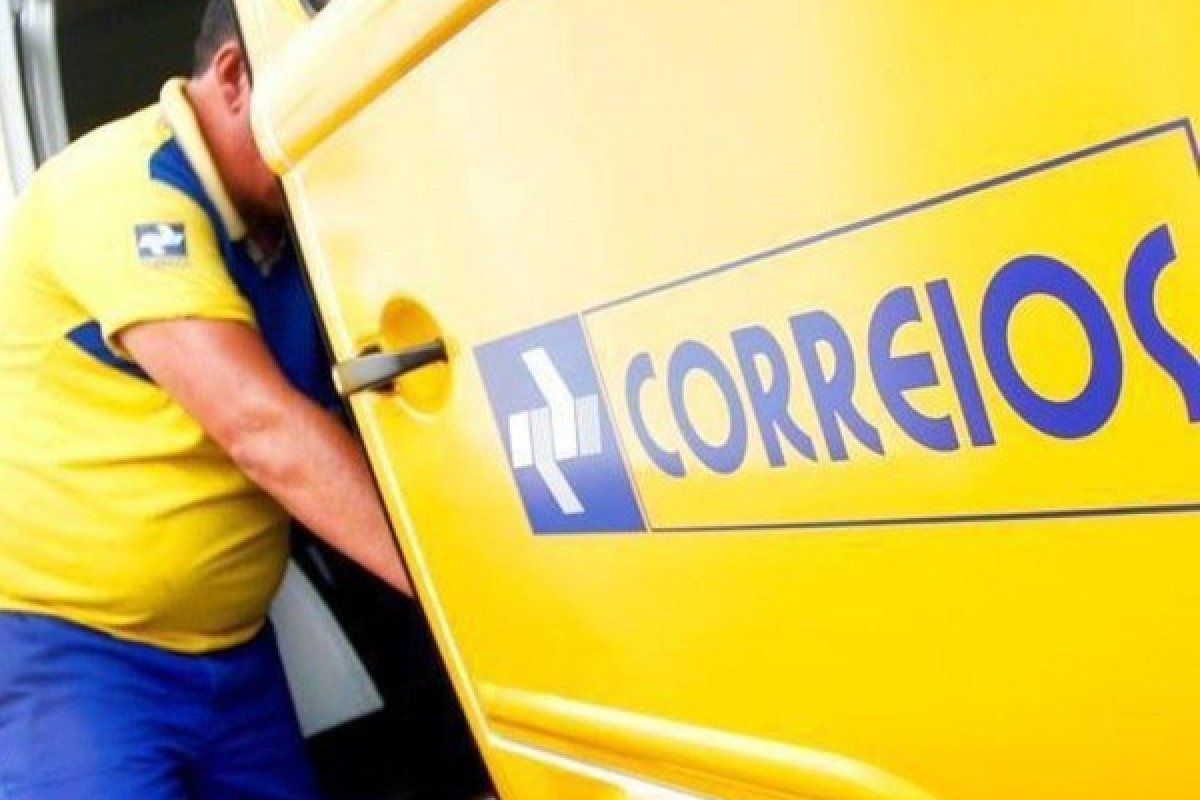 Presidente do BNDES afirma que modelo de privatização dos Correios manterá preço de tarifas