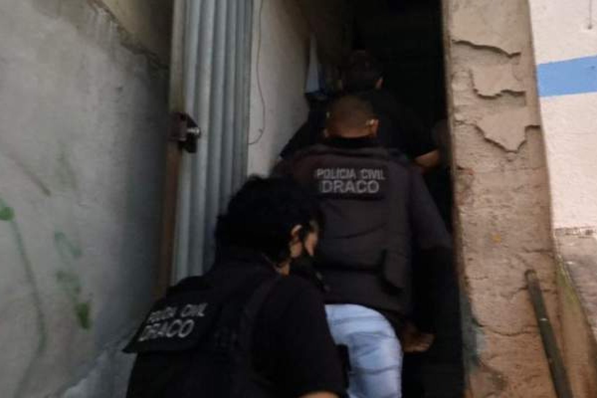 Draco deflagra Operação Fonte Limpa e tem como alvo um grupo suspeito de comandar o tráfico na RMS