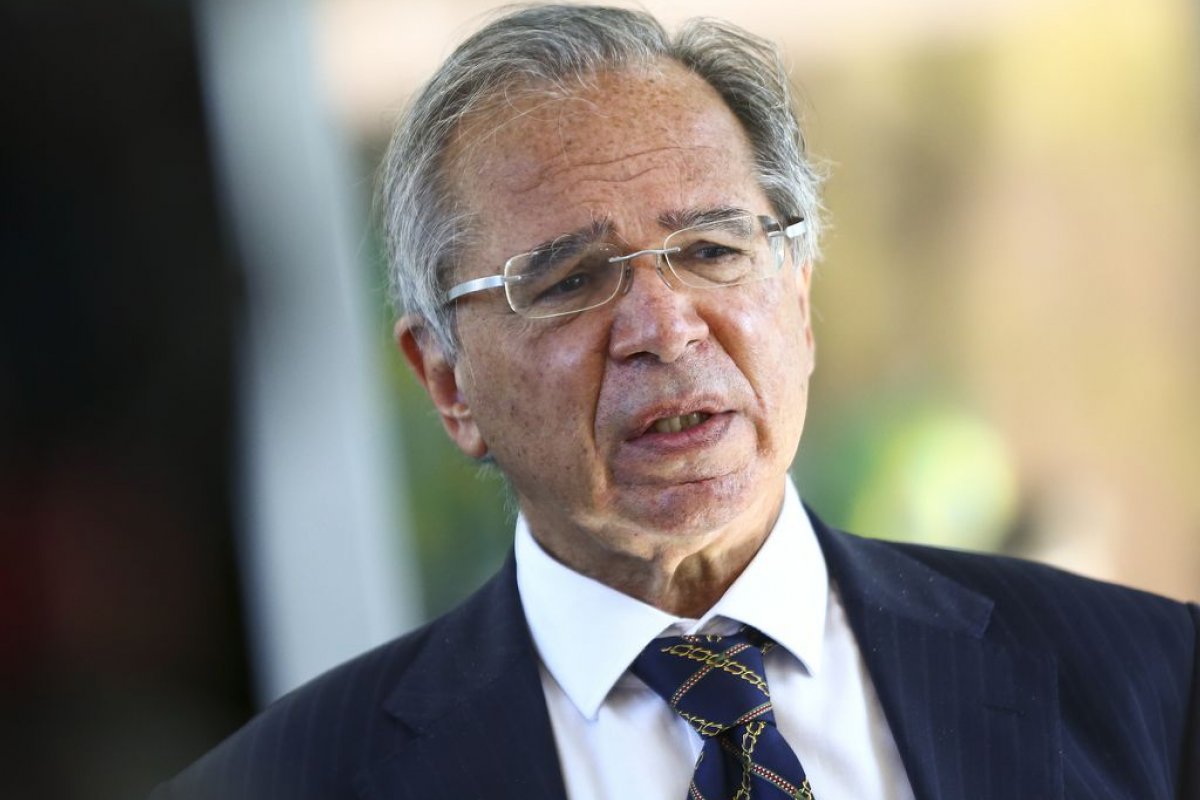 Gestão de Paulo Guedes na economia é reprovada por 64% dos brasileiros, aponta pesquisa