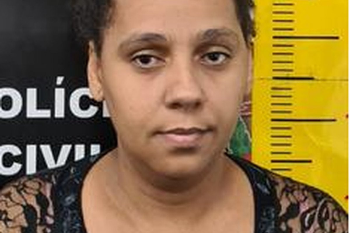 Polícia diz que mulher que tentou matar marido e 3 filhos envenenados agiu para ficar com a casa da família e receber pensão