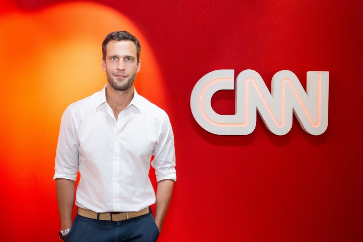 Pedro Andrade estreia programa na CNN Brasil