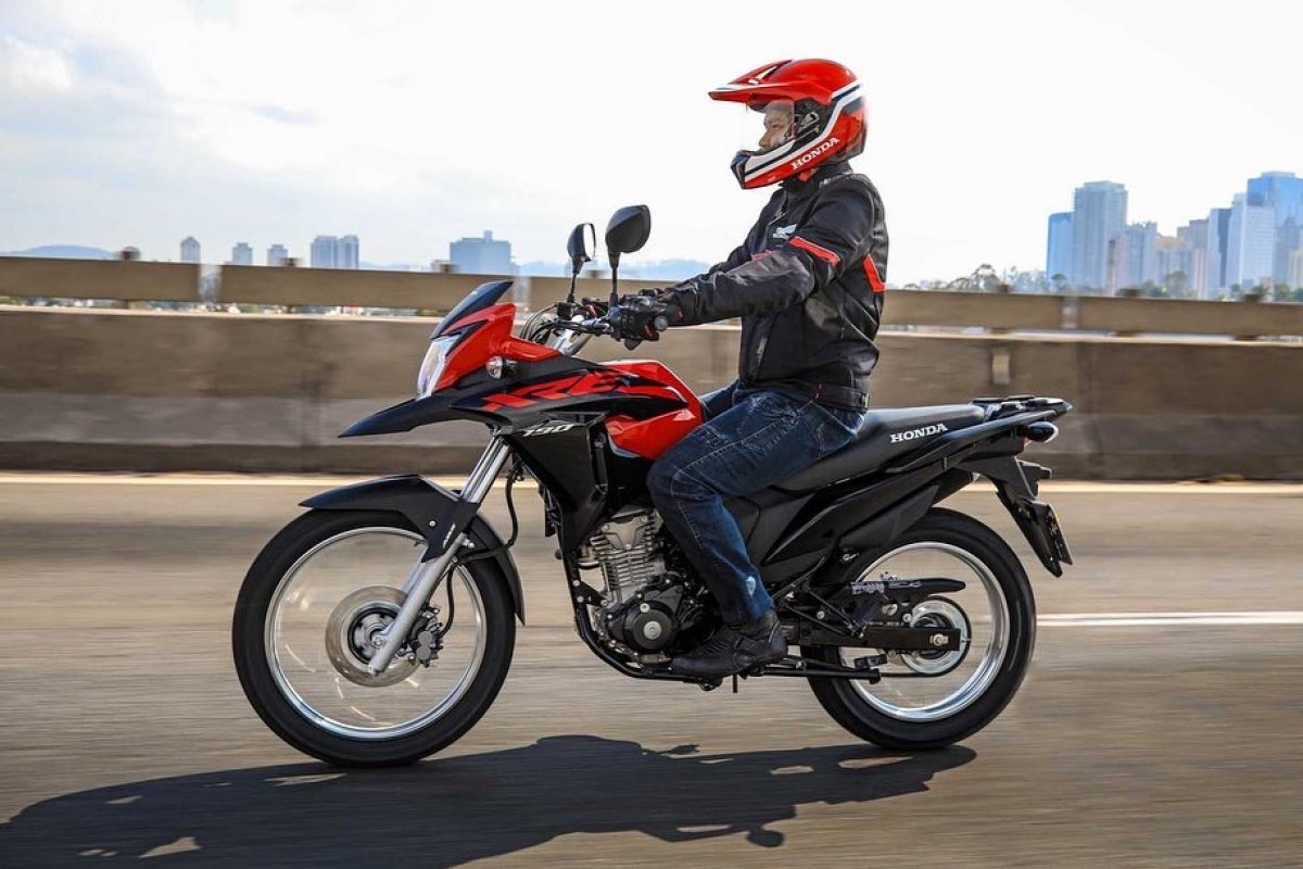 Honda muda cores e grafismo da XRE 190: motor é o mesmo