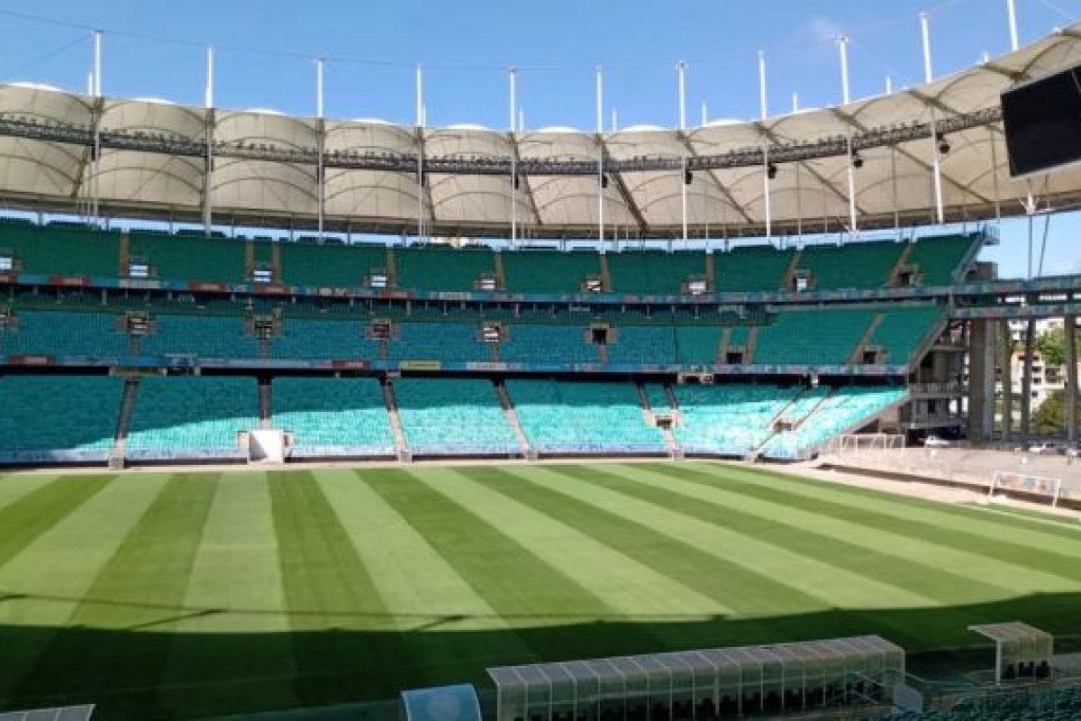 Rui Costa libera retorno do público aos estádios de futebol