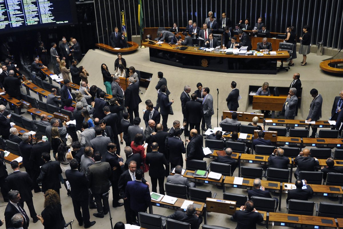 Câmara deve votar parte da PEC da cessão onerosa até 12 de novembro