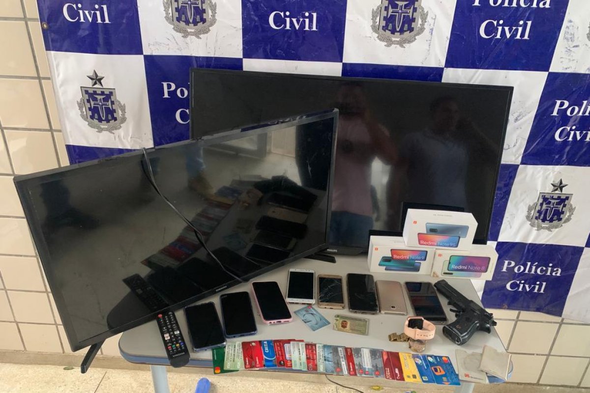 Quadrilha de estelionatários é presa em Teixeira de Freitas