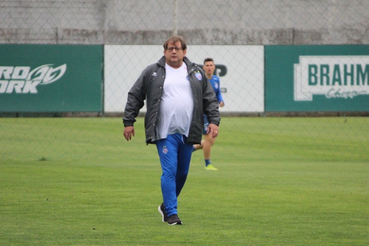 Na reestreia de Guto, Bahia visita Athletico-PR na Arena da Baixada