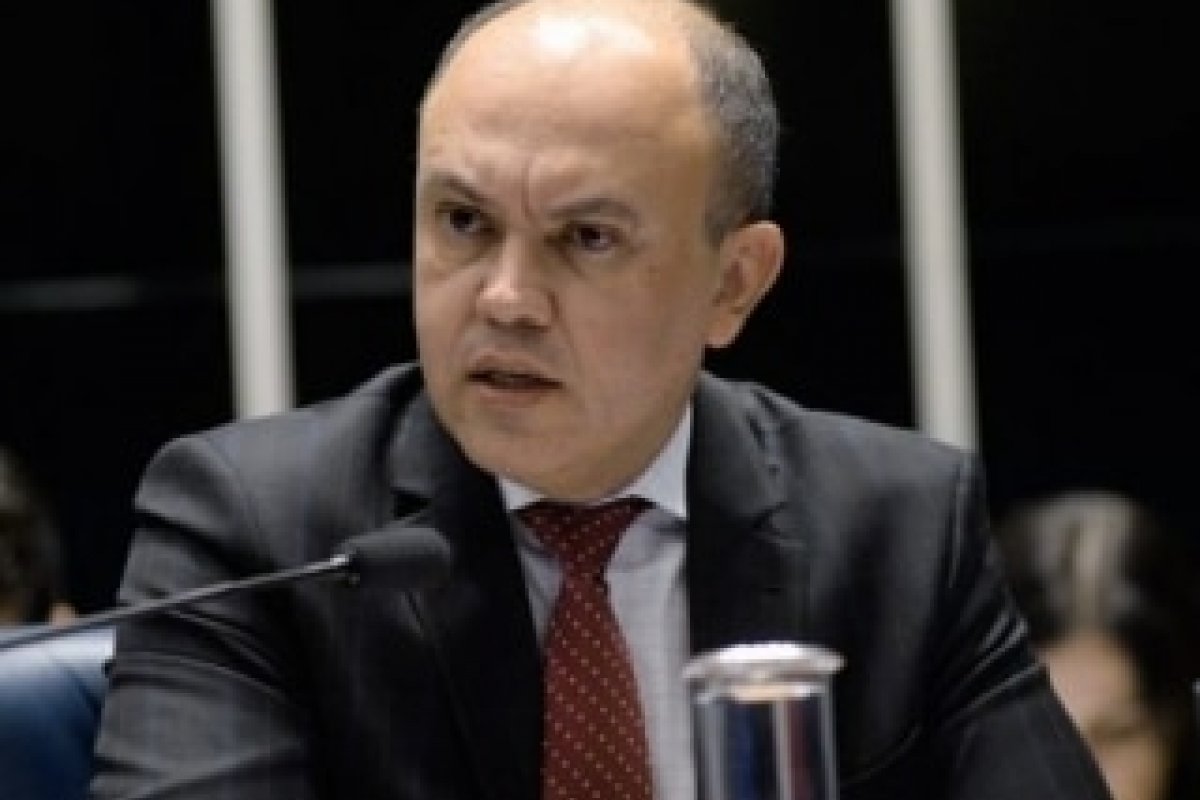 Presidente da associação de delegados diz que não vai permitir intervenção política na Polícia Federal