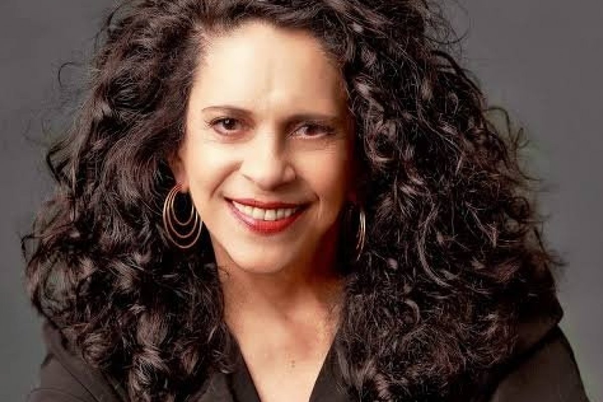 Gal Costa volta aos palcos e celebra 56 anos de carreira