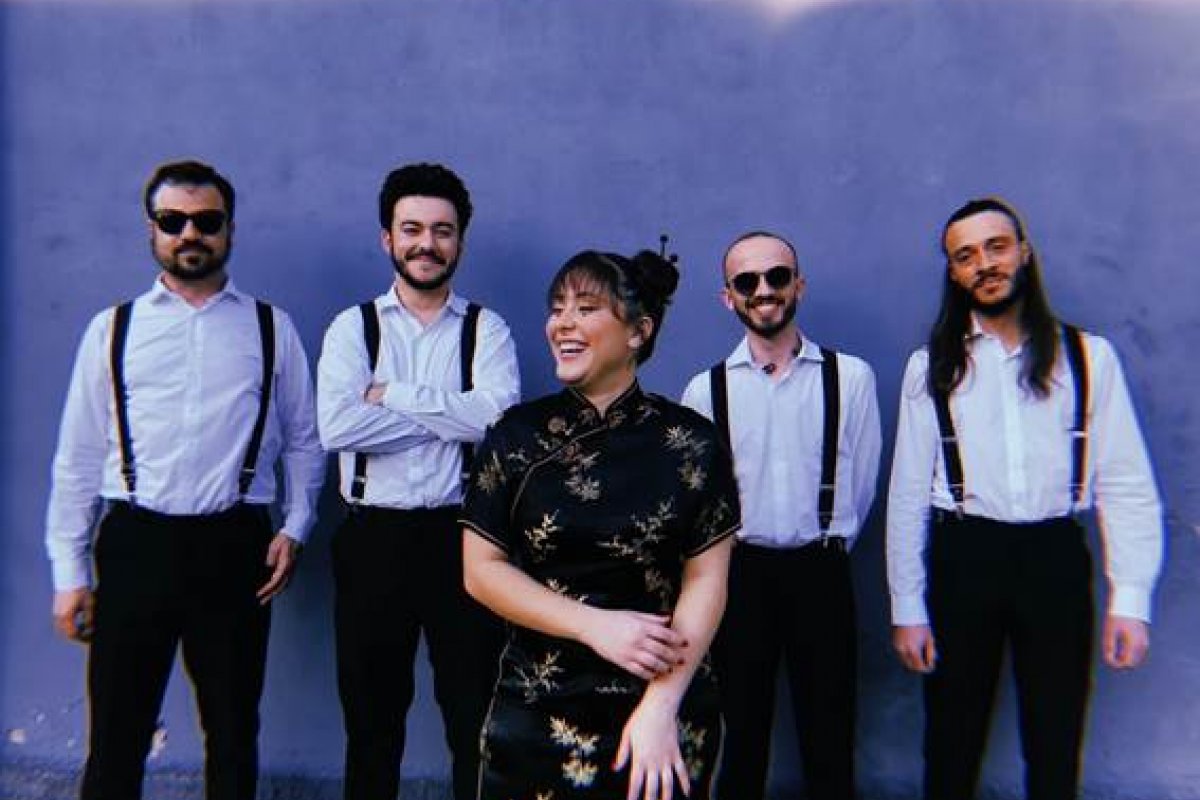 Fantástico Caramelo estreia com o álbum "Em Quatro Três Dois”