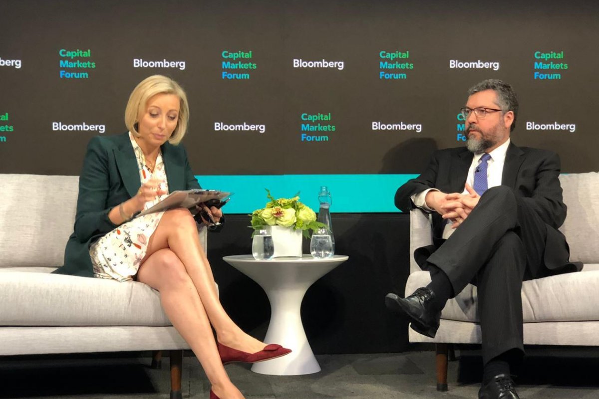 Brasil pretende privatizar 350 das 400 estatais nacionais, diz ministro