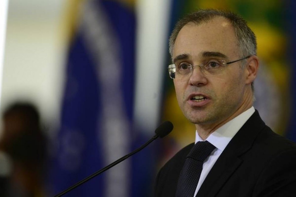 Lewandowski arquiva pedido de senadores para Alcolumbre pautar sabatina de Mendonça
