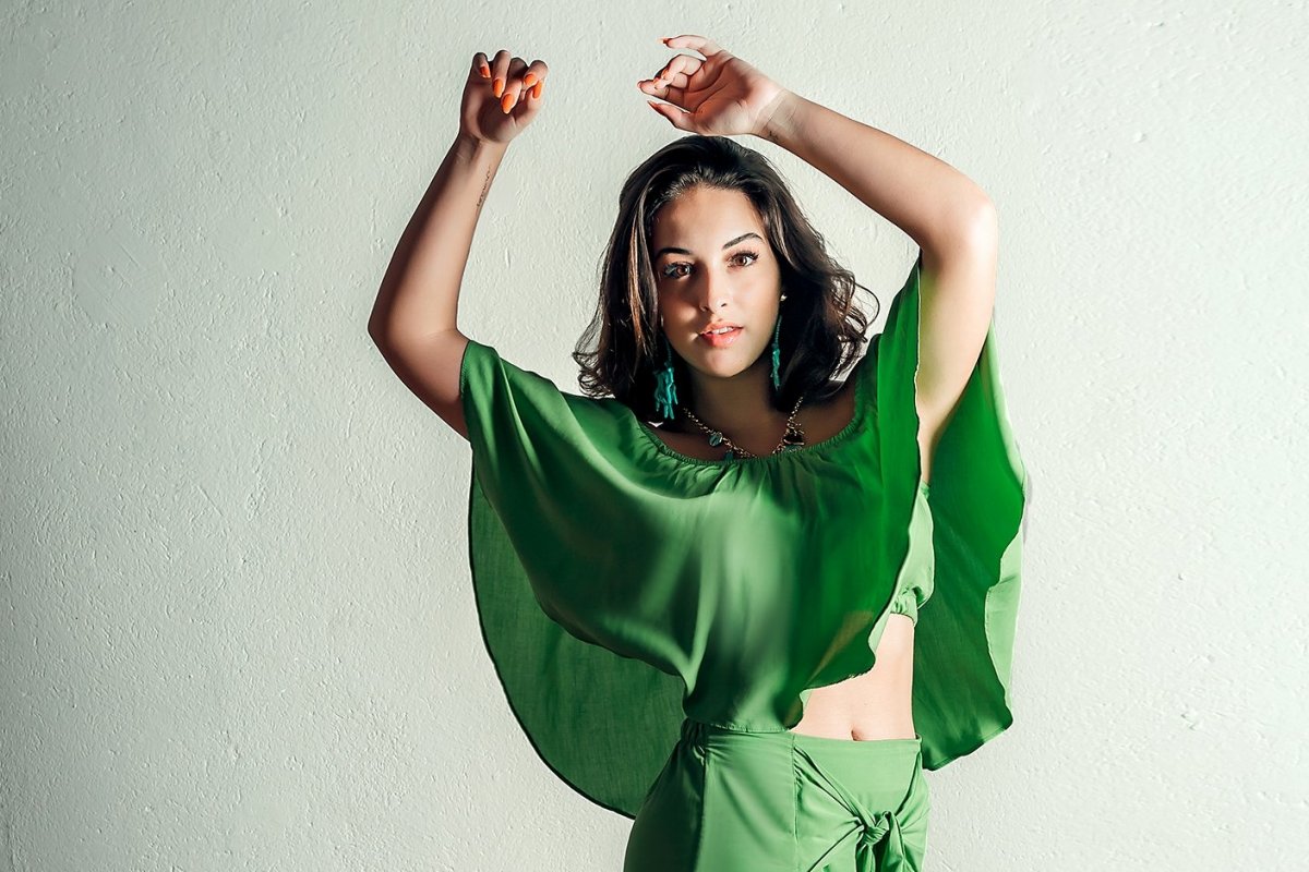 Sem zíper e sem botão, marca genuinamente baiana conquista mulheres pela praticidade e leveza das suas peças