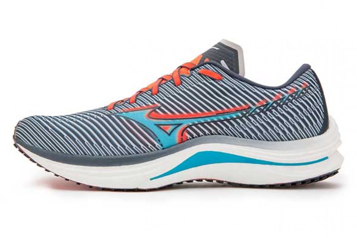 Mizuno lança Wave Rebellion, tênis desenvolvido para todos os corredores que desejam bater seus recordes pessoais