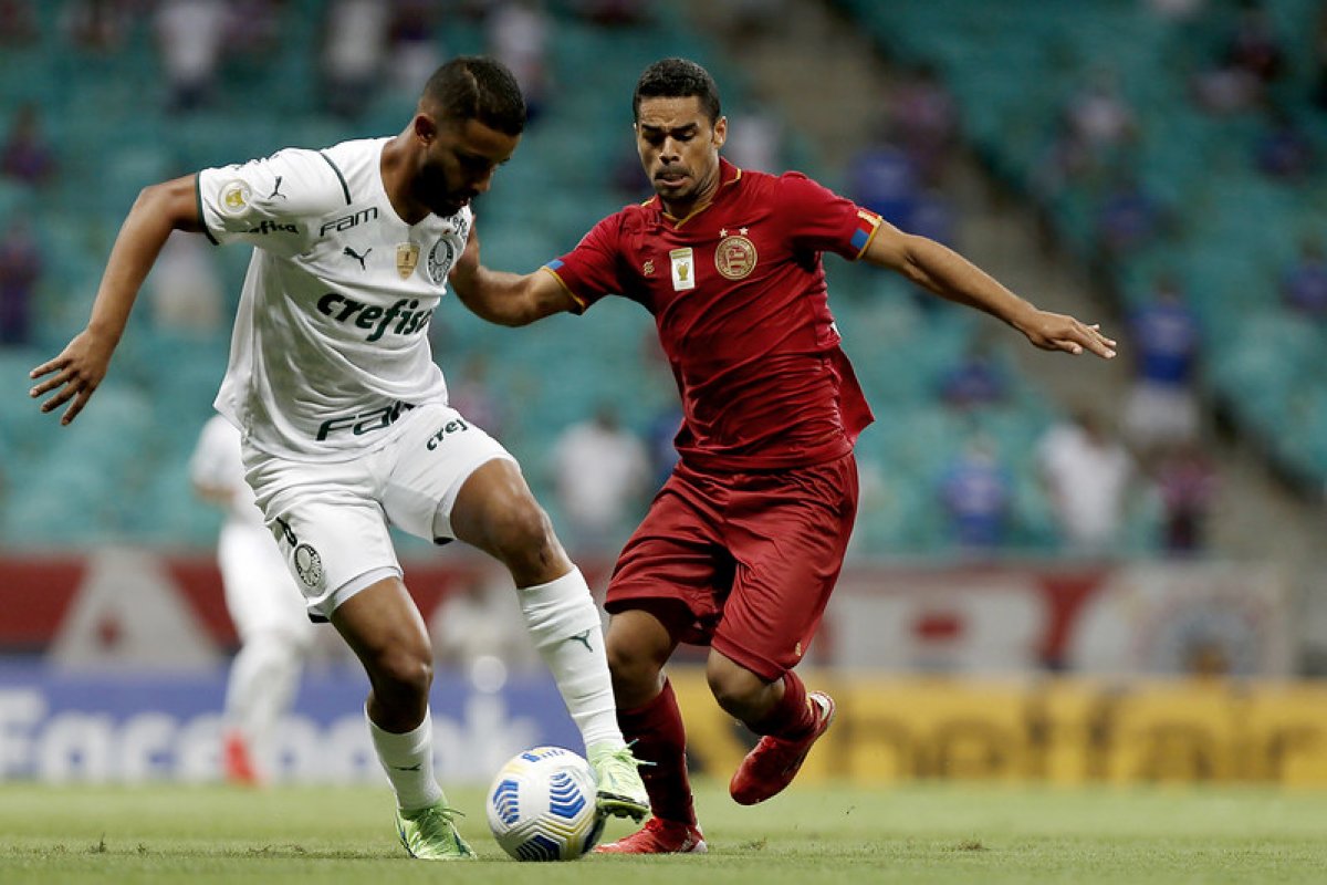 Em jogo movimentado na Fonte, Bahia finaliza mais, enquanto Palmeiras lidera no quesito defesas